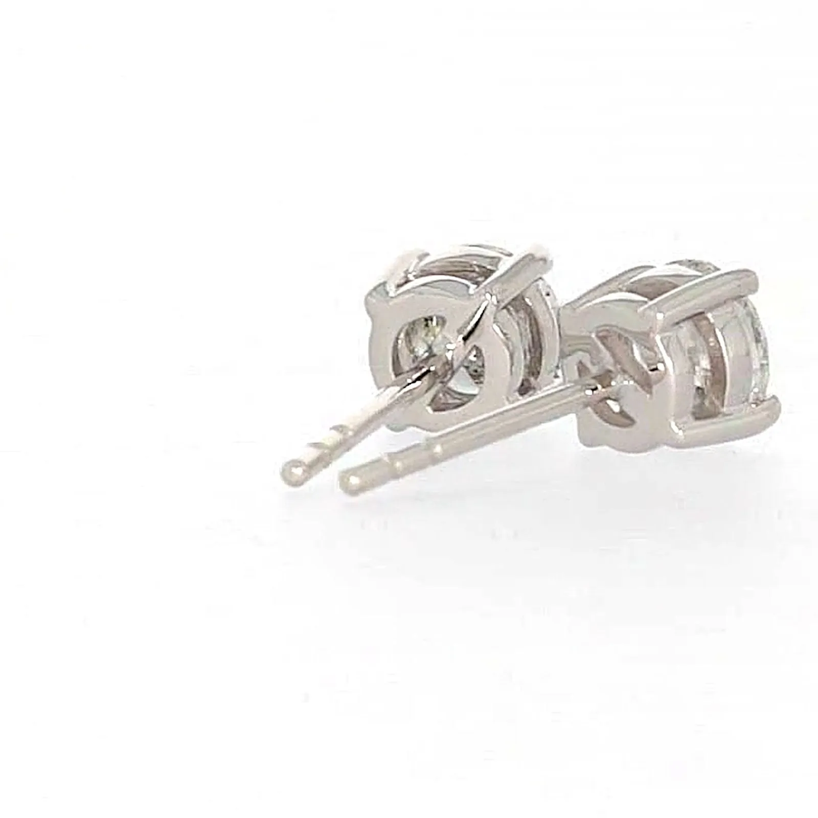 Solitaire 18ct White Gold Round Brilliant Cut with 1 CARAT tw of Diamonds Stud Earrings