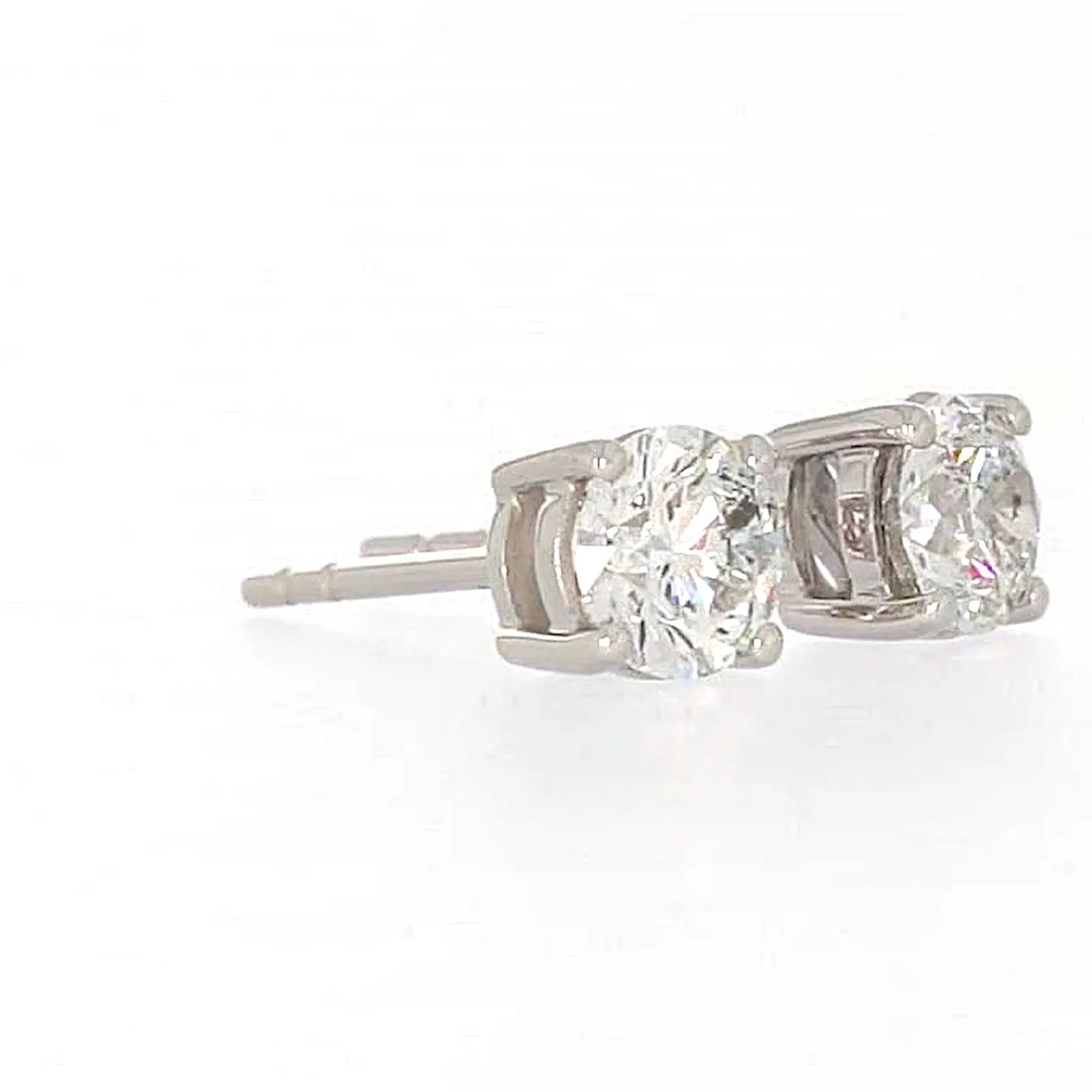 Solitaire 18ct White Gold Round Brilliant Cut with 1 CARAT tw of Diamonds Stud Earrings