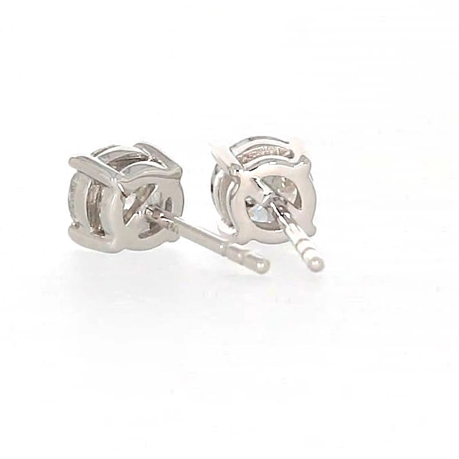 Solitaire 18ct White Gold Round Brilliant Cut with 1 CARAT tw of Diamonds Stud Earrings