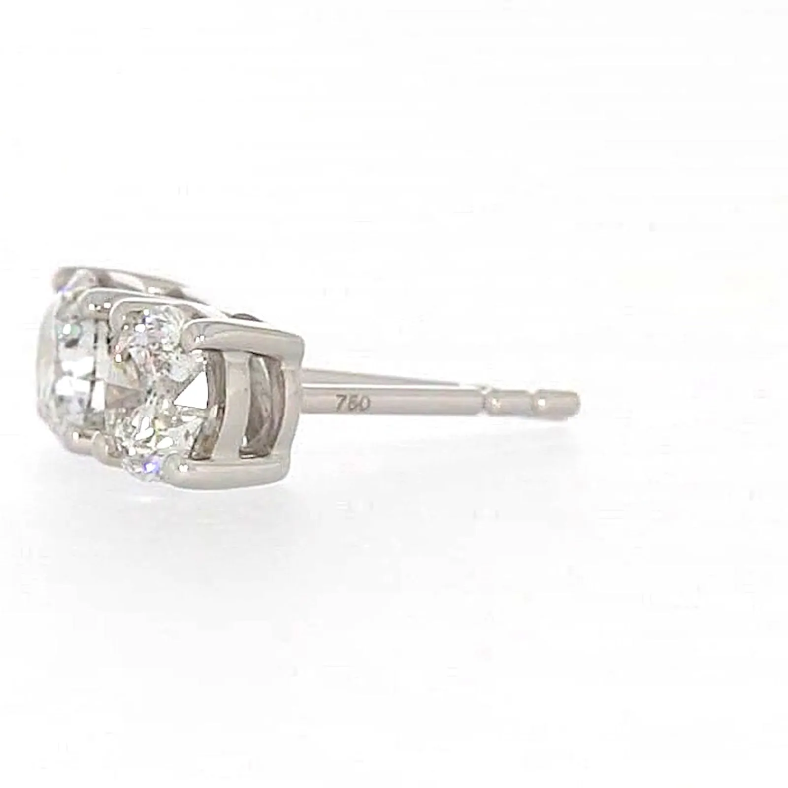 Solitaire 18ct White Gold Round Brilliant Cut with 1 CARAT tw of Diamonds Stud Earrings
