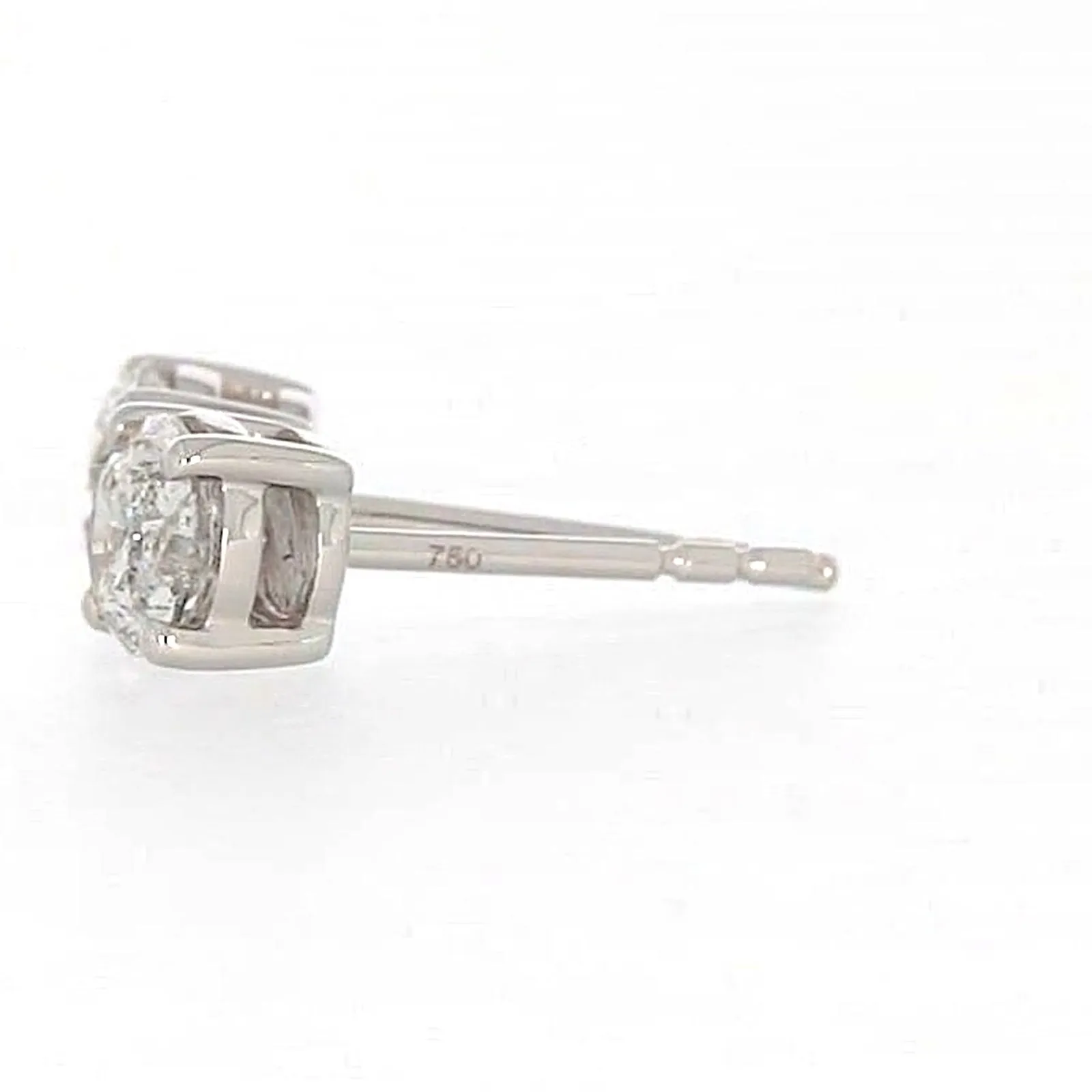 Solitaire 18ct White Gold Round Brilliant Cut with 1 CARAT tw of Diamonds Stud Earrings