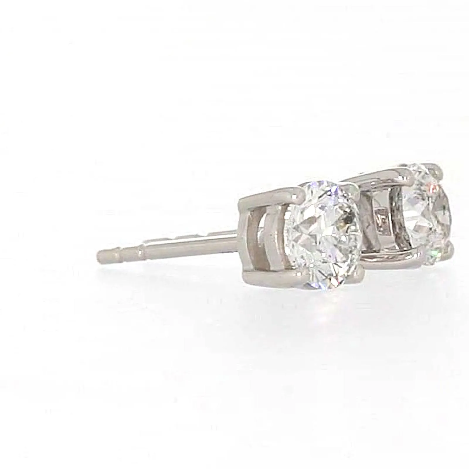Solitaire 18ct White Gold Round Brilliant Cut with 1 CARAT tw of Diamonds Stud Earrings