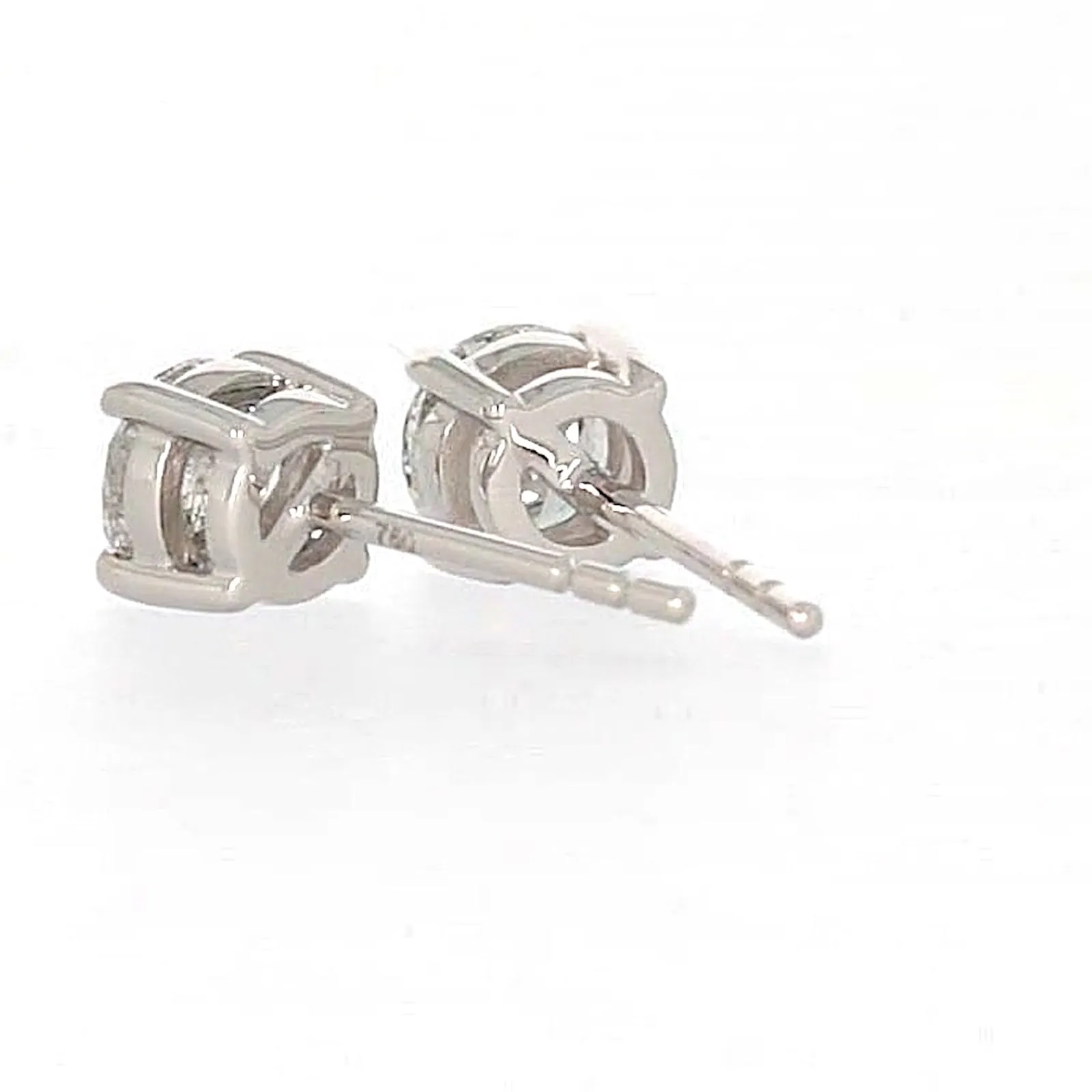 Solitaire 18ct White Gold Round Brilliant Cut with 1 CARAT tw of Diamonds Stud Earrings