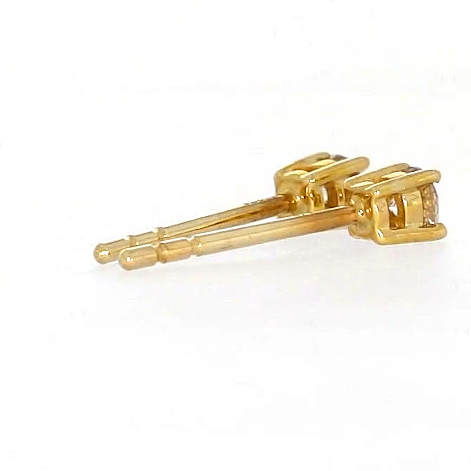 Solitaire 9ct Yellow Gold 0.15 carat tw of Diamonds Stud Earrings