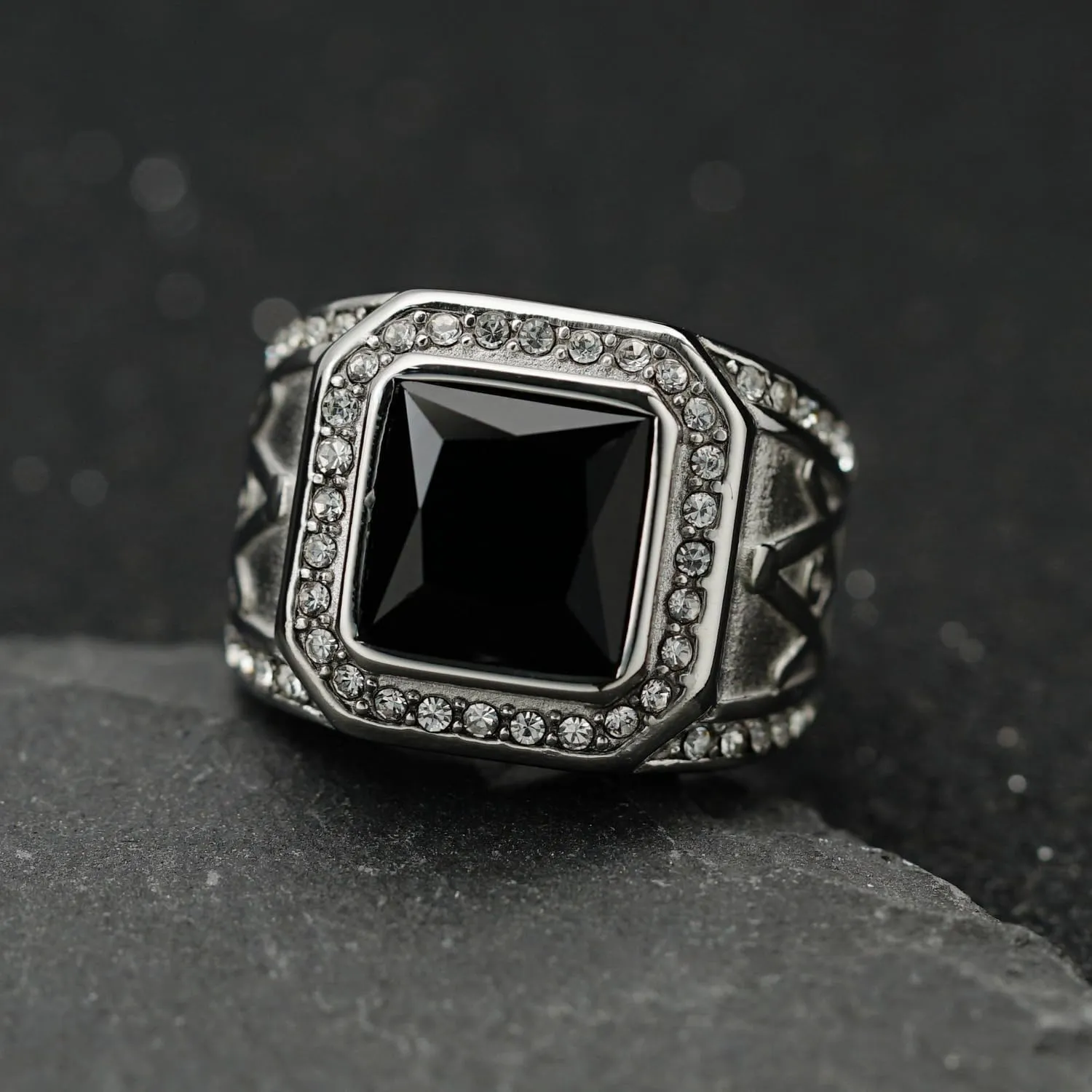Vintage Black Onyx Gemstone Ring for Men,Stainless Steel Freemasonry Masonic Agate Ring Stone Signet Ring Unique Biker Stone Obsidian Diamond Ring Fashion Jewelry
