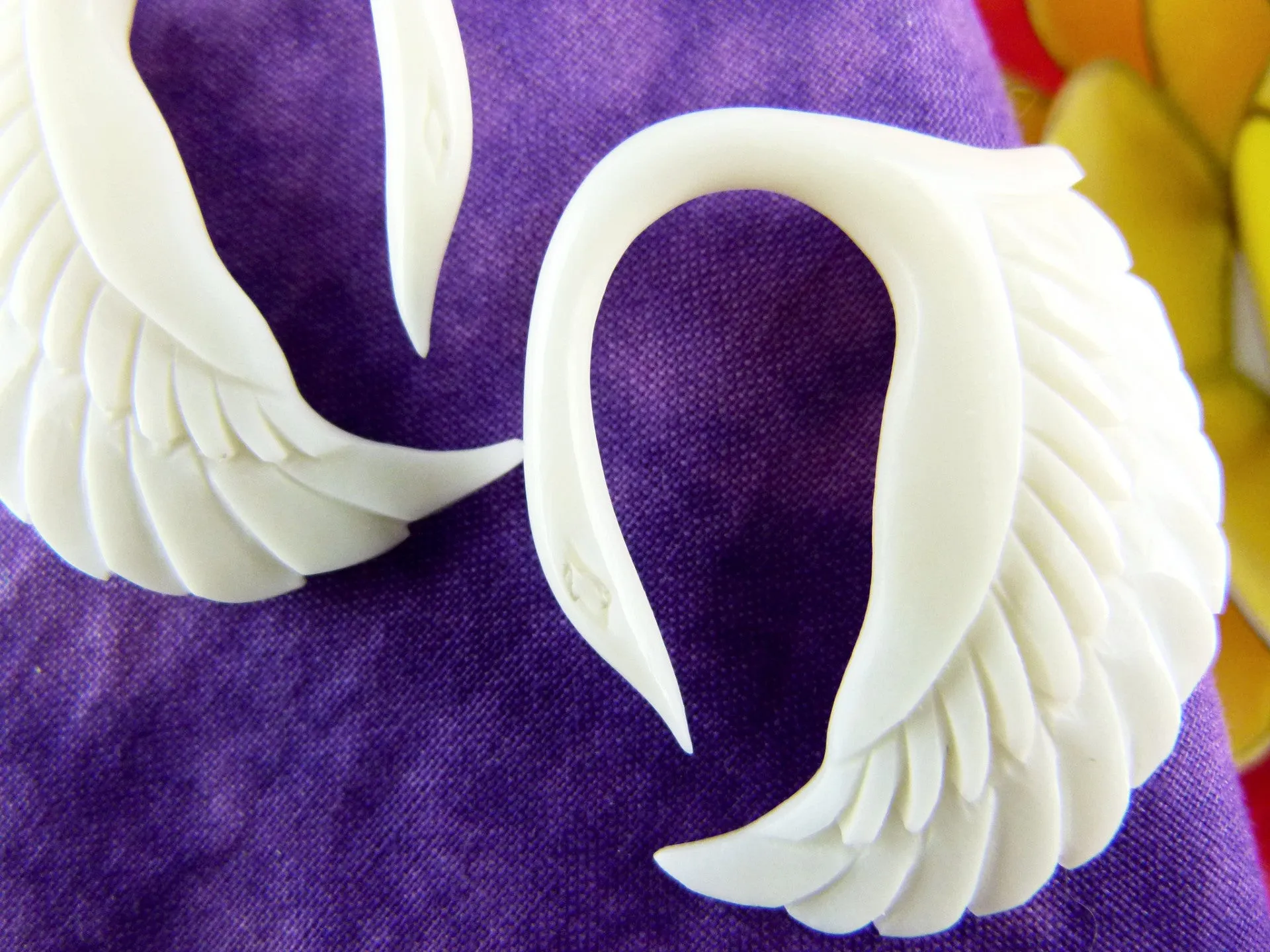 White Swan Bone Carved Hangers (Pair) - C045